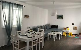 Beach House Black Olive